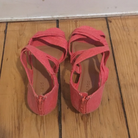 NWB Pink Strap Sandals, Small Wedge - Picture 3 of 6